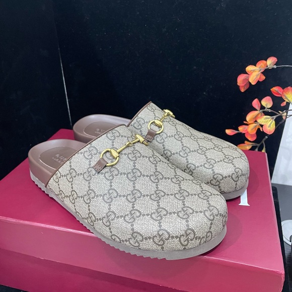 Gucci. Shoes - Gucci Women's Sandals